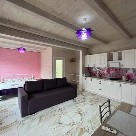 кольорове життя Holiday home Mykulychyn